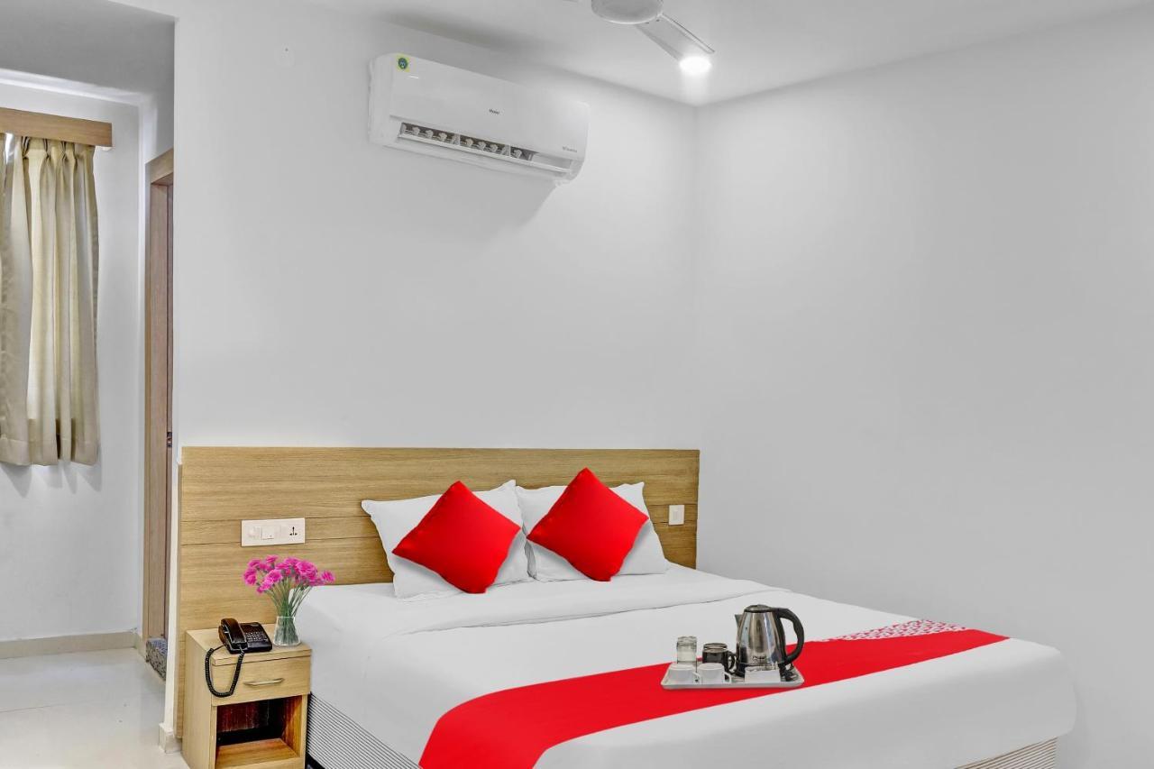 Oyo Flagship Hotel Bluemoon Warangal Luaran gambar