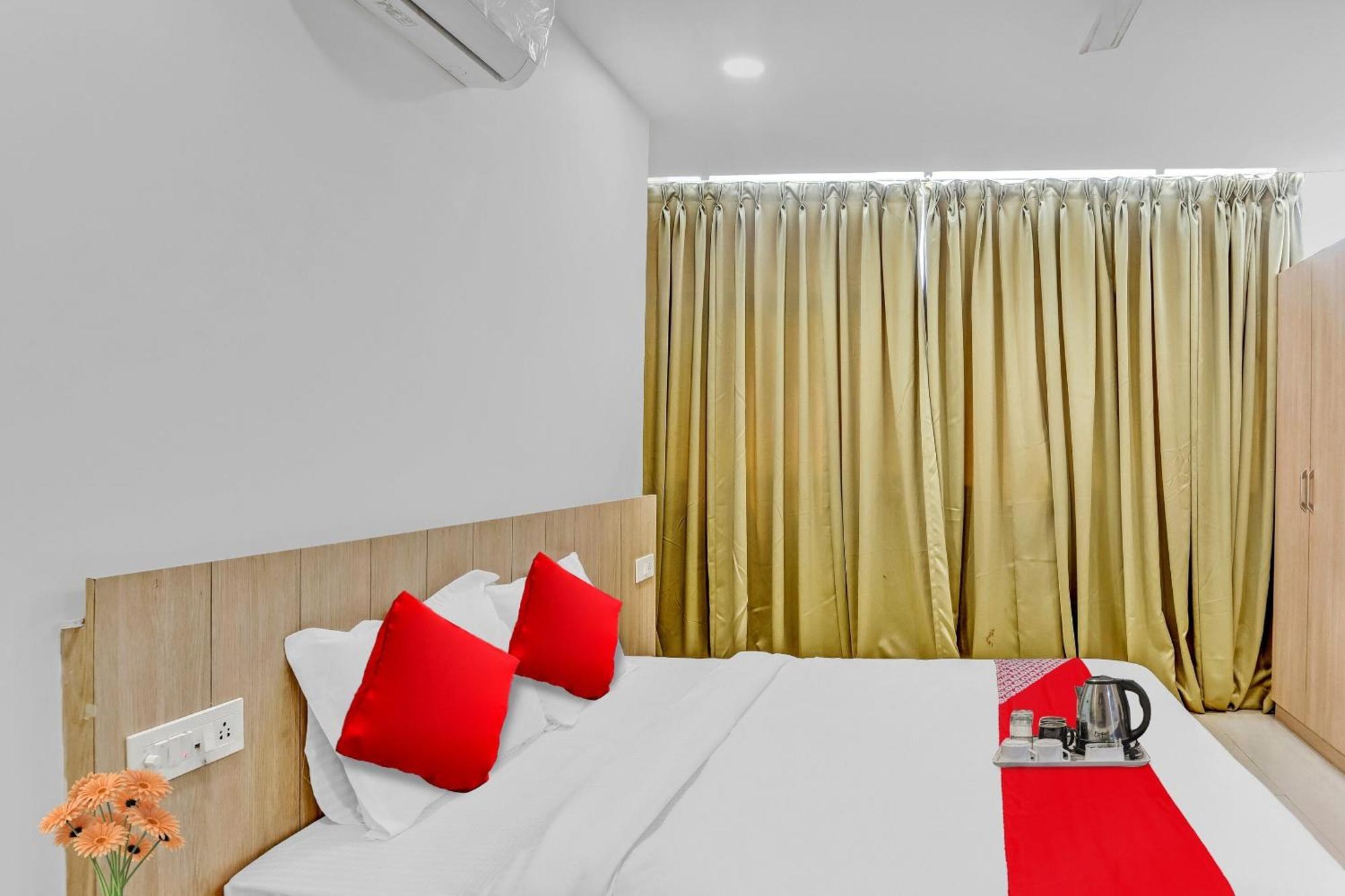 Oyo Flagship Hotel Bluemoon Warangal Luaran gambar